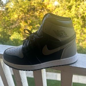 Jordan 1 Shadow